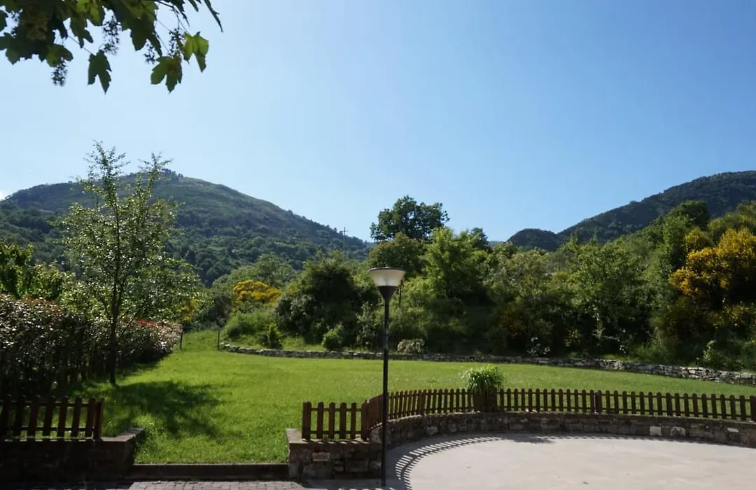 Hotel Pino Loricato-1